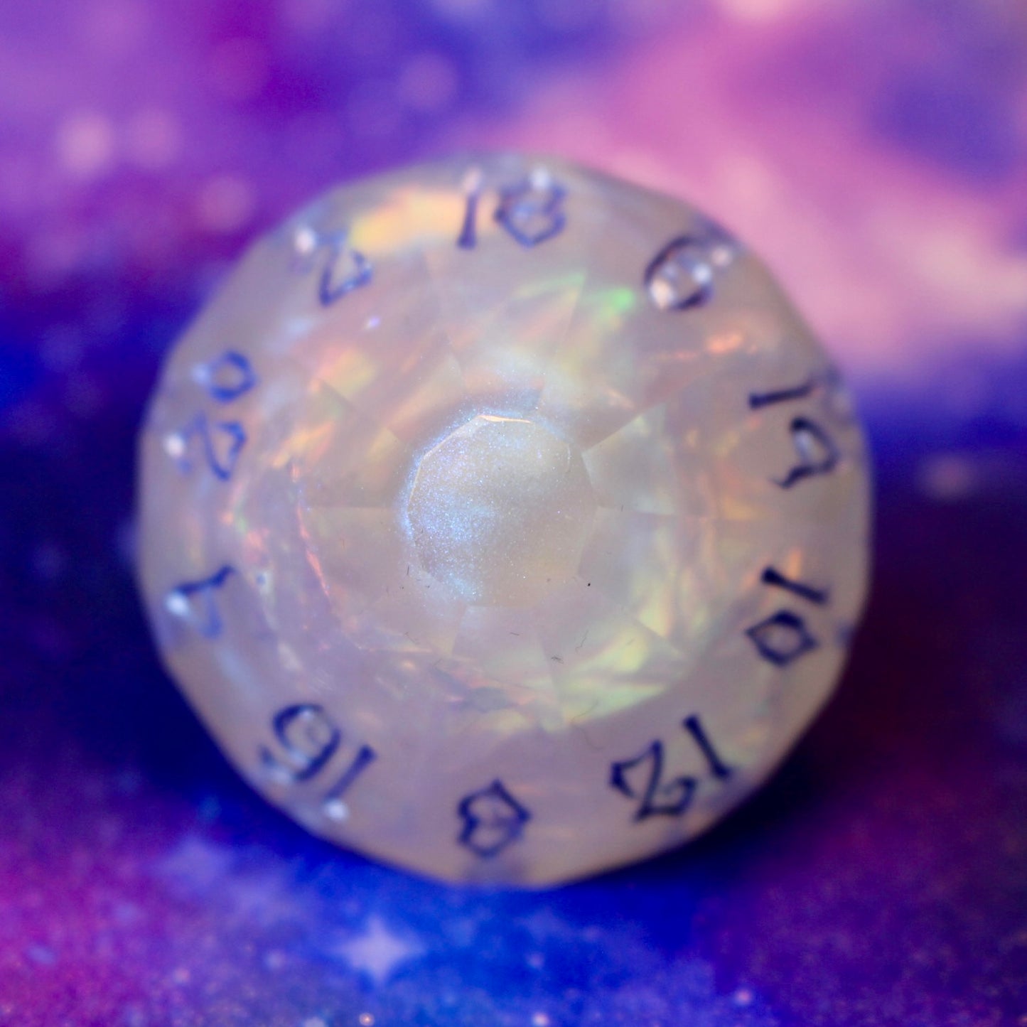 Opalescent Giant Coffin 50mm D20