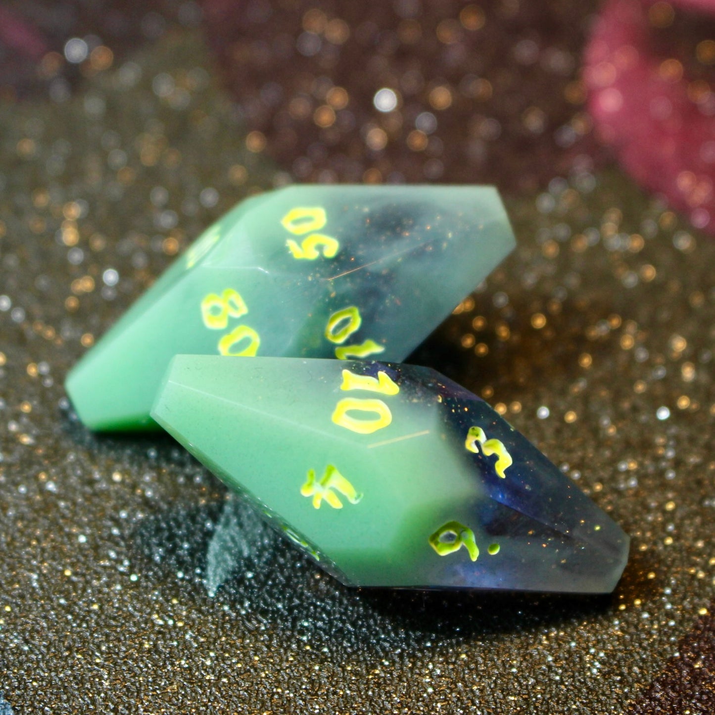 Glowing in the Mists- Coffin 8 Piece Dice Set